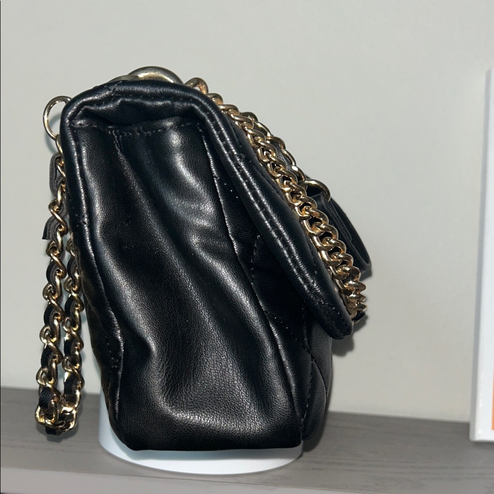 Badgley Micska Black Quilted Crossbody Bag with Gold Chain EUC - Picture 7 of 9